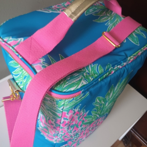 🛑🛑SOLD🛑🛑Lilly Pulitzer Cooler Bag Blue and Pink Pineapple Print - Picture 8 of 12